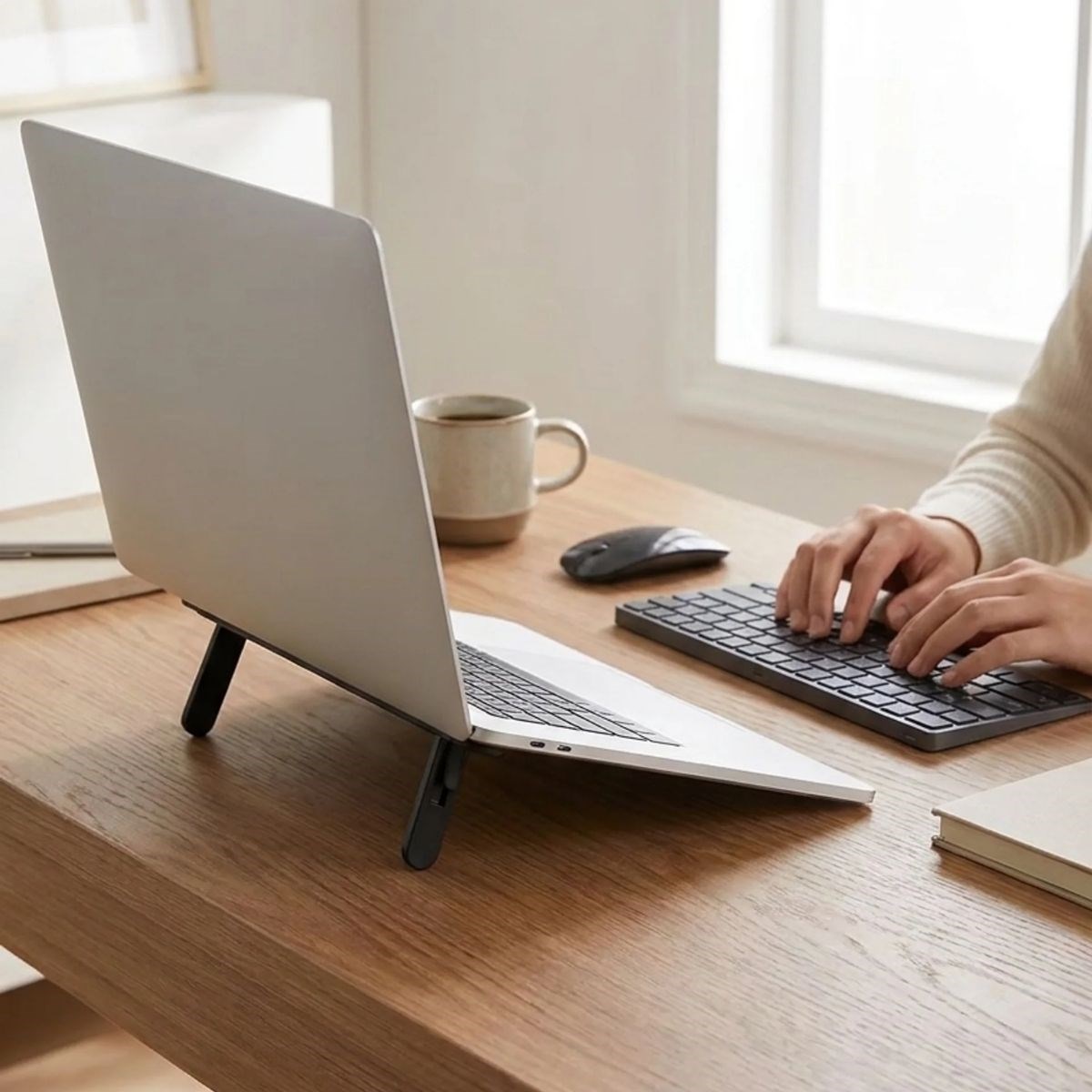 BUFFER® 2 Kademeli Katlanabilir Laptop Standı – Kendiliğinden Güçlü Yapışkanlı, Ergonomik Tablet Yükseltici