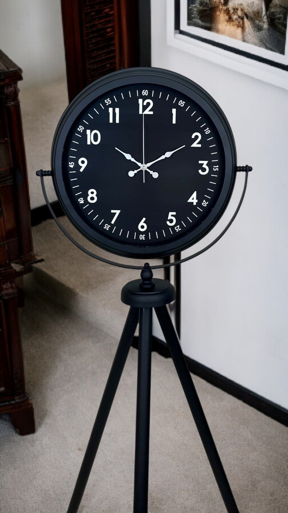 Royal Black Tripod Ayaklı Modern Tasarım Saat