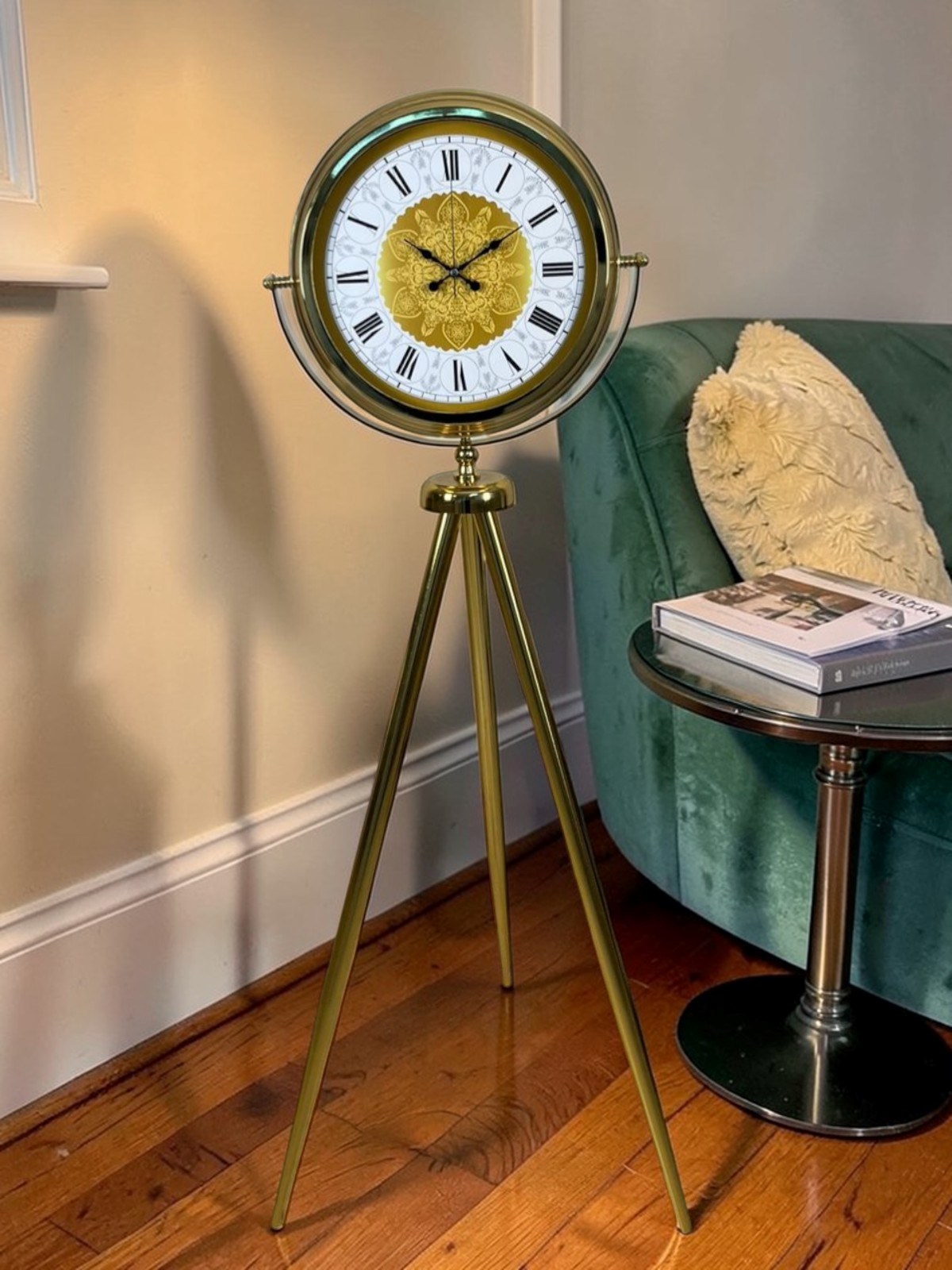 Gold Osmanlı Motifli Tripod Ayaklı Saat