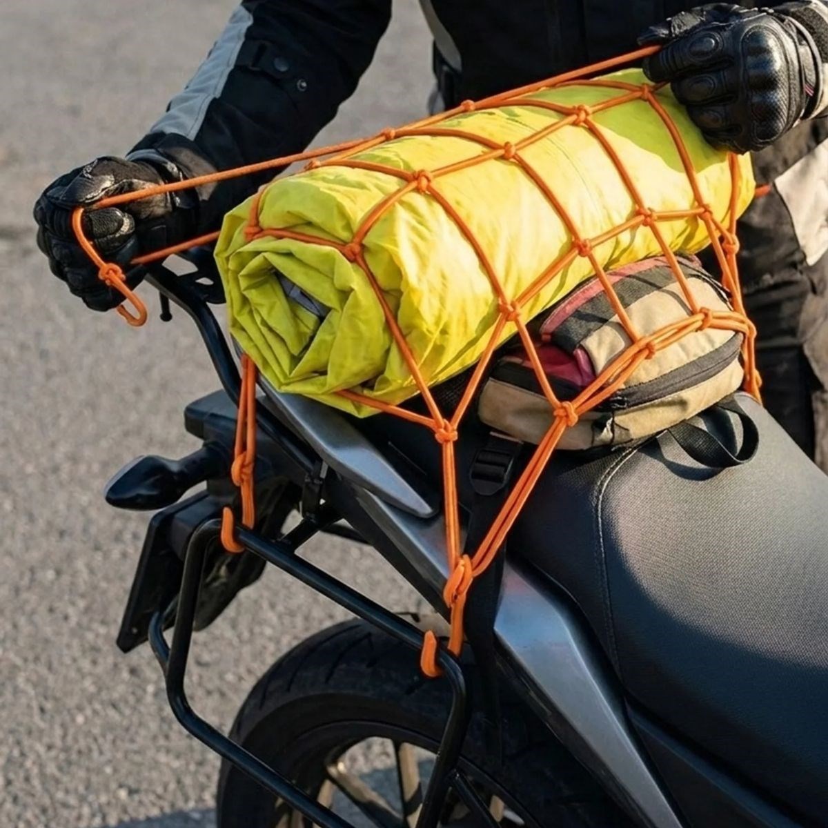 Kask BUFFER® Esnek Motosiklet Kask ve Bagaj Filesi – Kask Sabitleyici Plastik Kancalı Taşıma Ağı 35x35 cm
