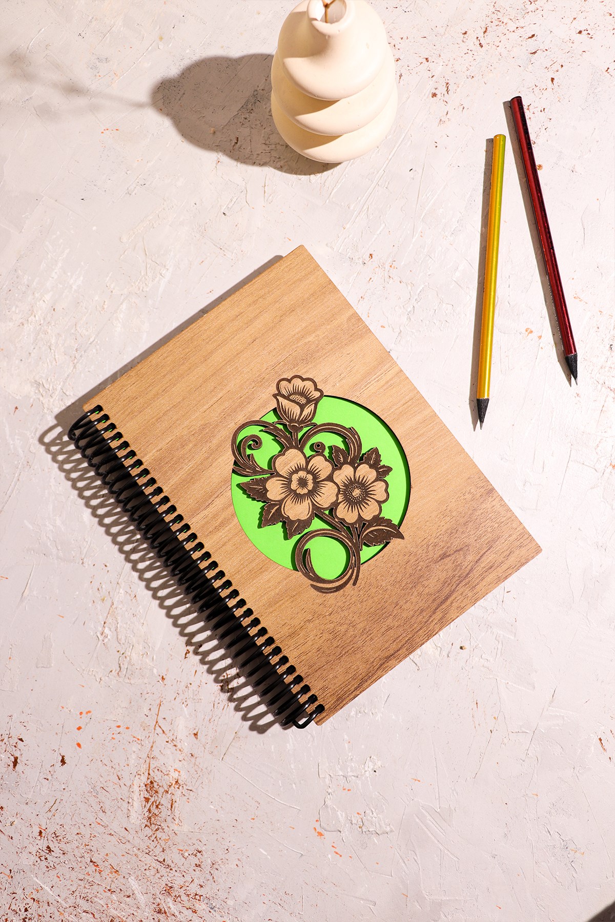 Doğal Ahşap Kapaklı Çizgisiz Defter – Şık ve Dayanıklı Tasarım