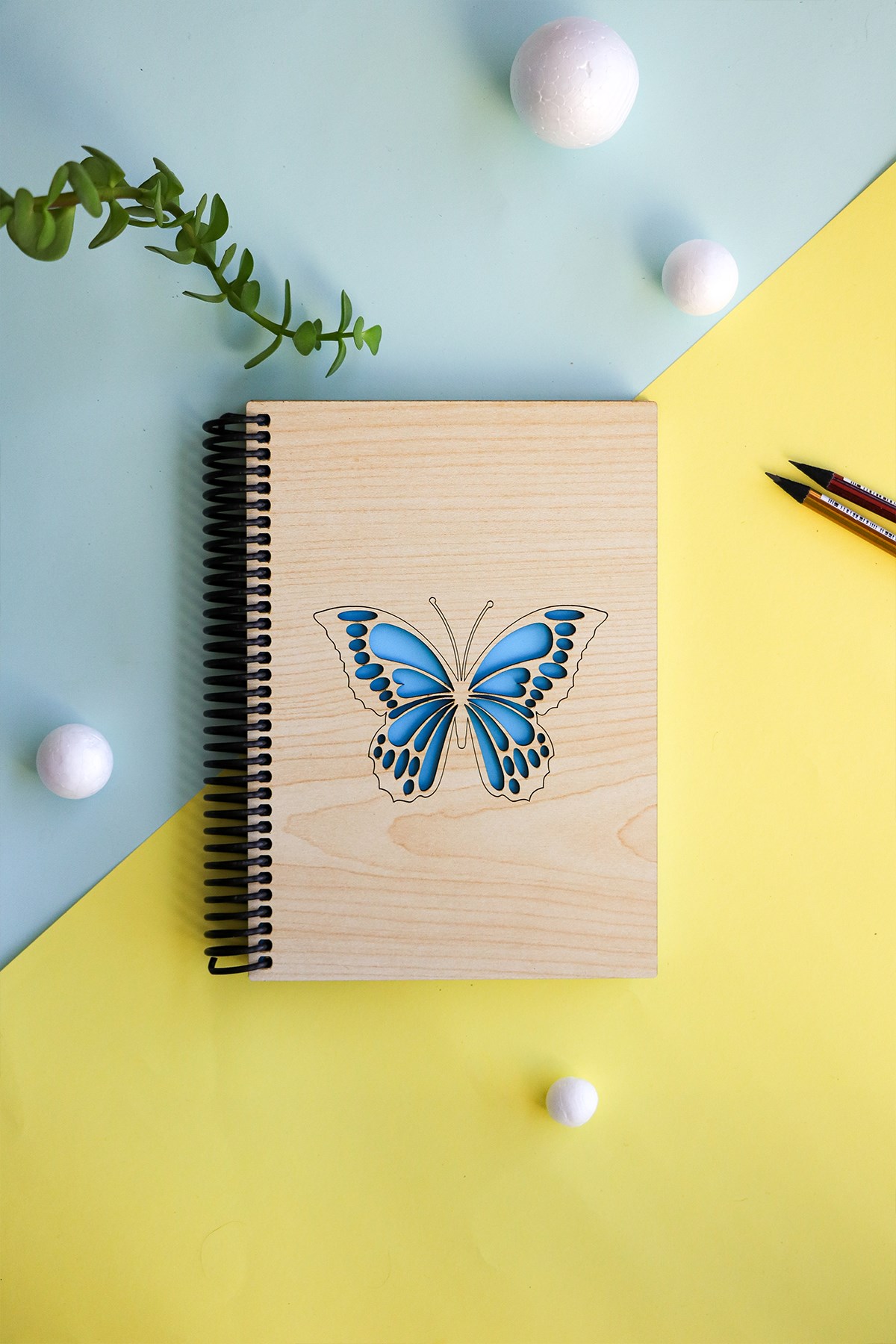 Doğal Ahşap Kapaklı Çizgisiz Defter – Şık ve Dayanıklı Tasarım