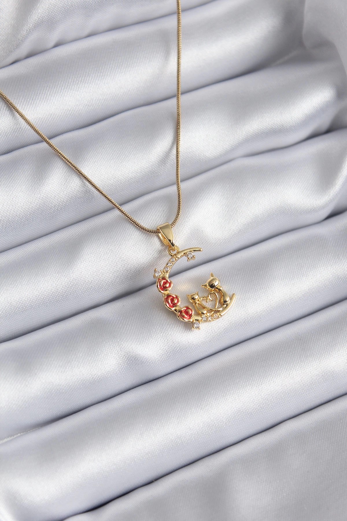 Mey İthalat® 316L Çelik Gold Renk Hilal Kedi Model Zirkon Taşlı Detay Kadın Kolye