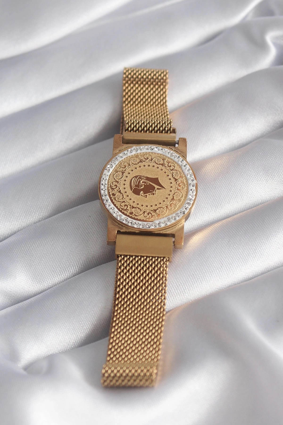 Mey İthalat® 316L Çelik Gold Renk Mıknatıslı Hasır Zirkon Taşlı Çeyrek Altın Model Kadın Bileklik