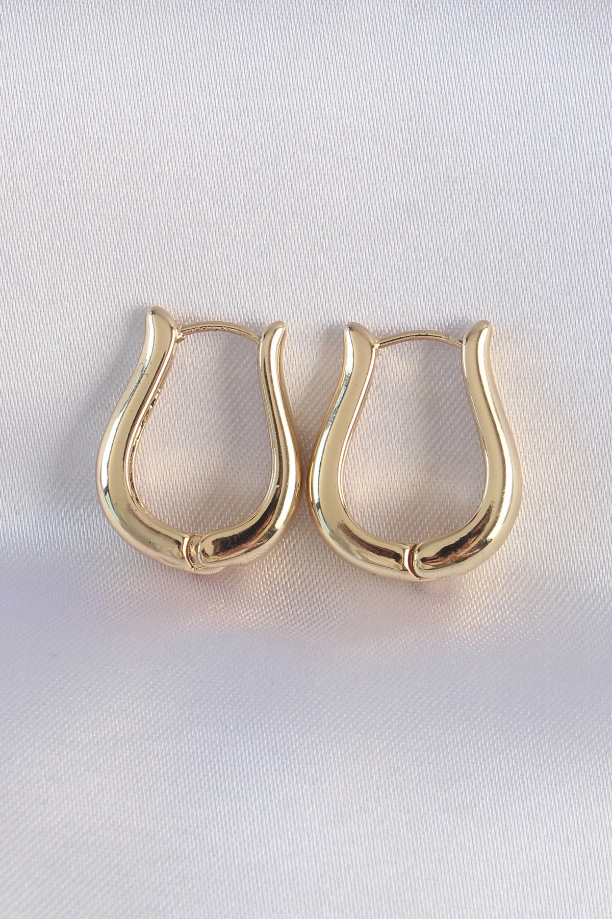 Mey İthalat® Pirinç Gold Renk İçi Boş Gül Küpe