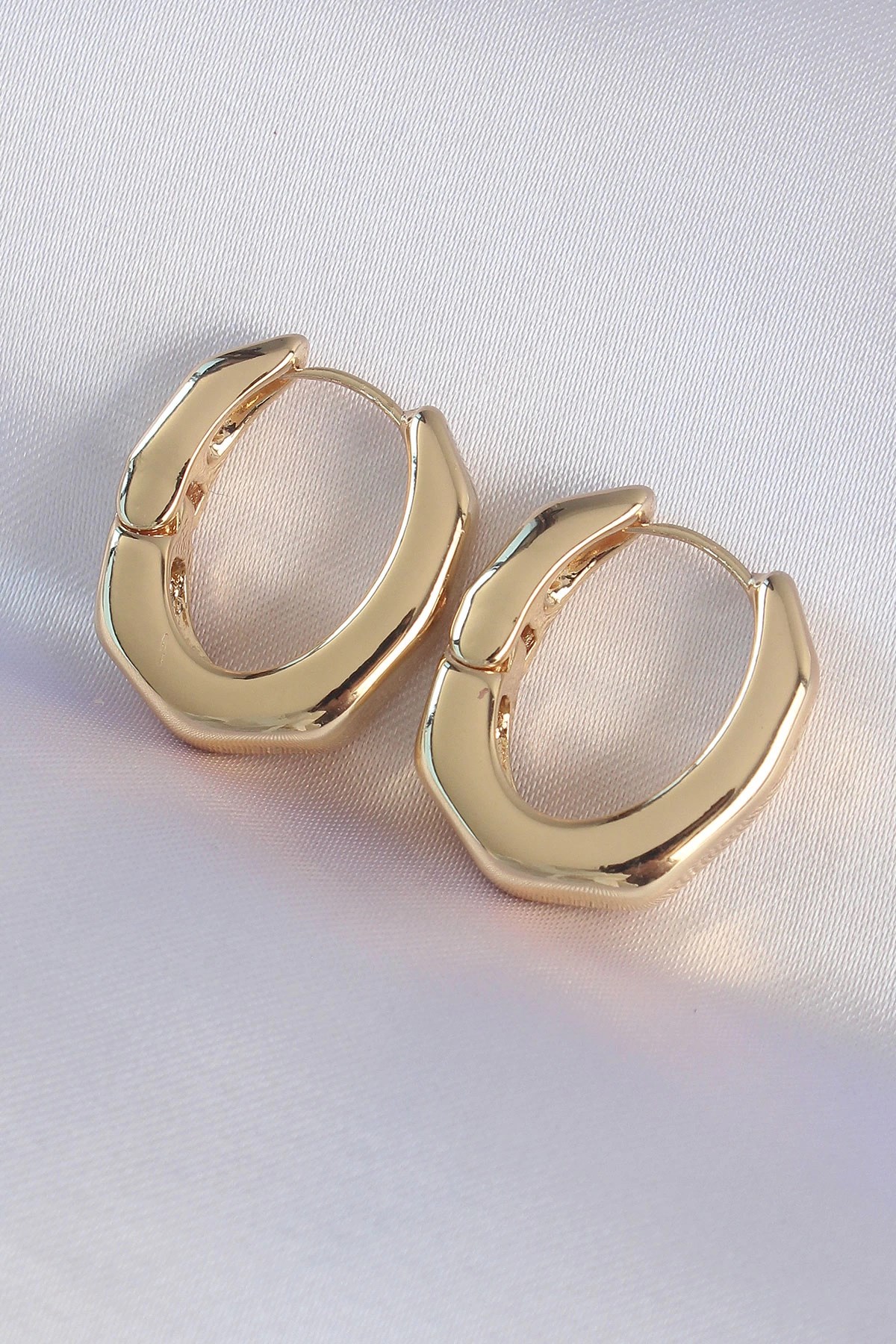 Mey İthalat® Pirinç Gold Renk Kalın Kemik Model Küpe