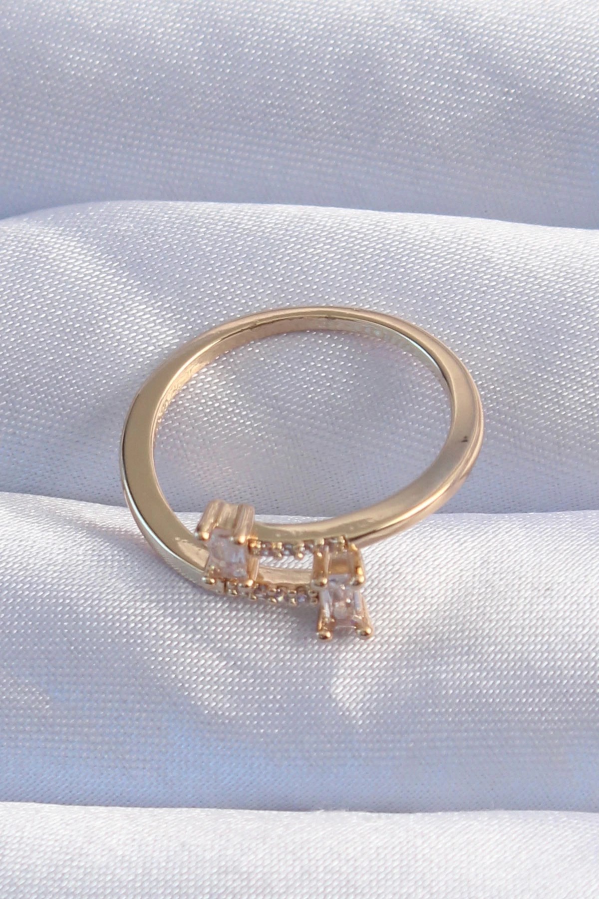 Mey İthalat® Pirinç Gold Renk Zirkon Taşlı Geometrik Ayarlanabilir Yüzük