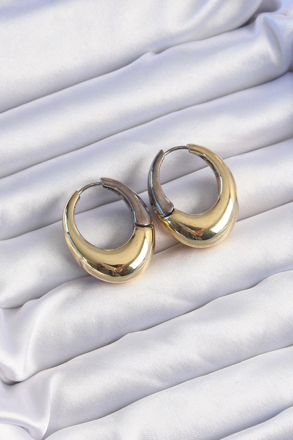 Mey İthalat® Pirinç Gold Gümüş Renkli Oval Bombeli Küpe
