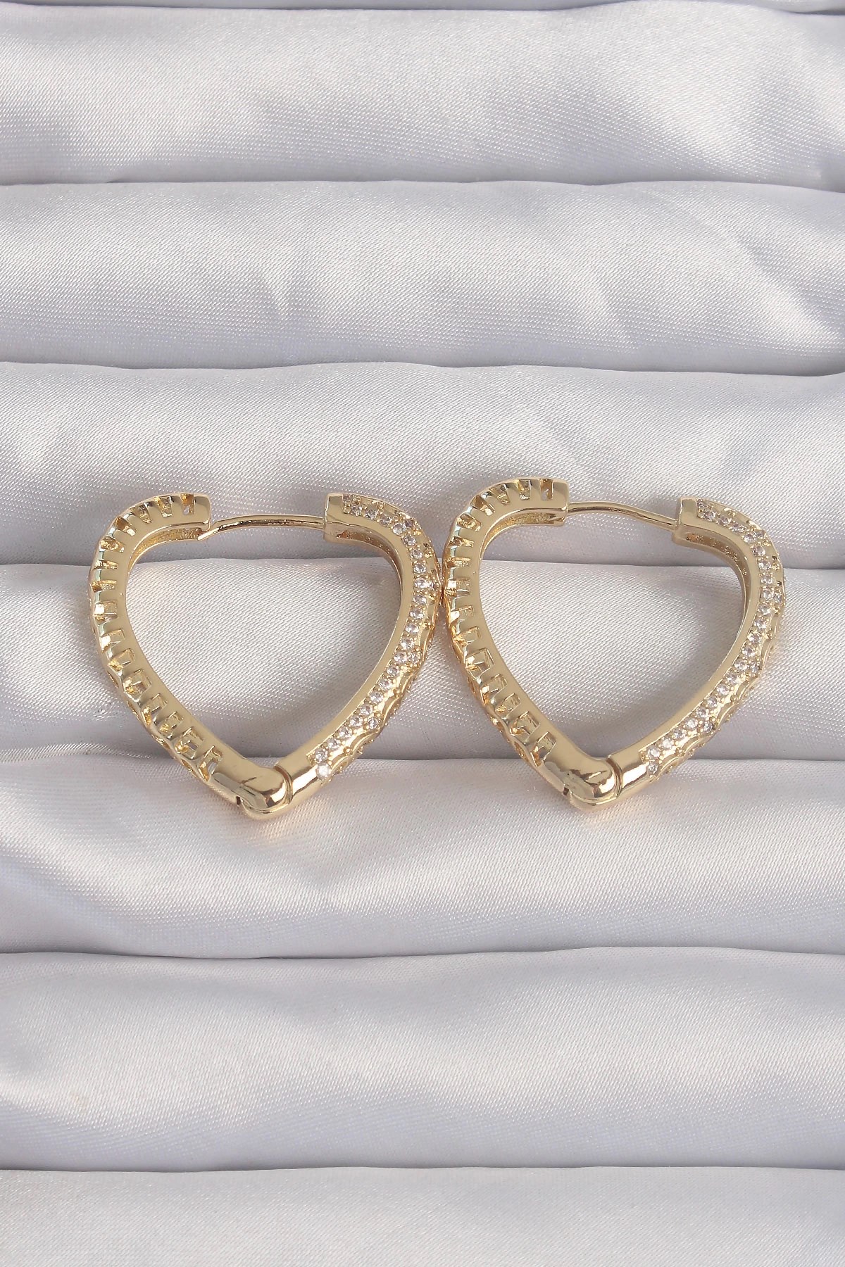 Mey İthalat® Pirinç Gold Renk Zirkon Taşlı Motifli Kalp Küpe