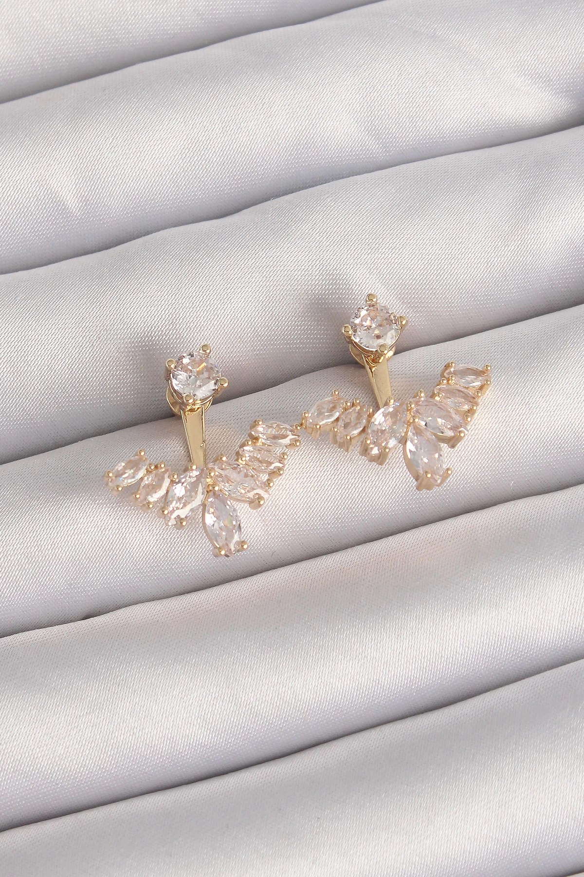 Mey İthalat® Pirinç Gold Renk Zirkon Taşlı V Model Küpe