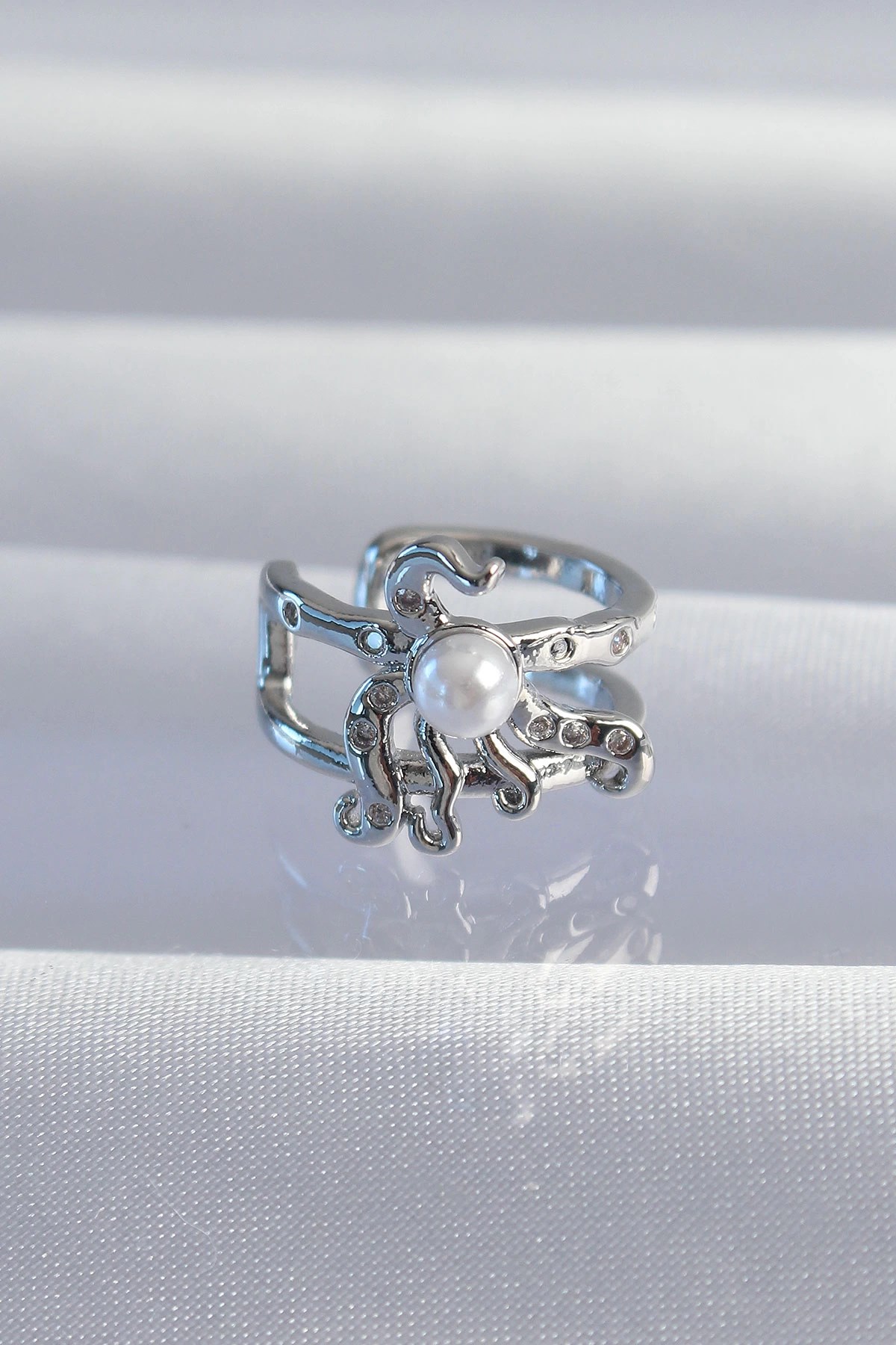 Mey İthalat® Pirinç Gümüş Renk İncili Ahtapot Earcuff Küpe