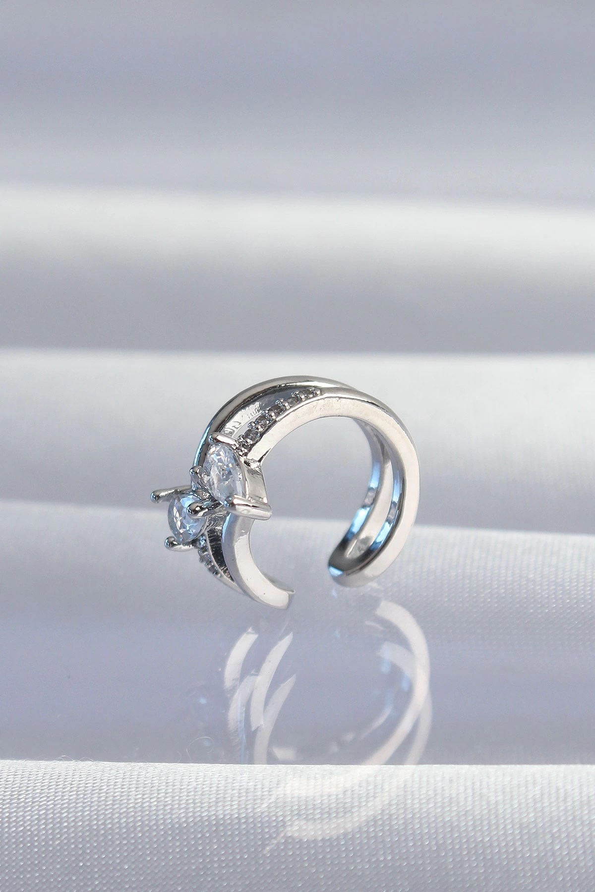 Mey İthalat® Pirinç Gümüş Renk Zirkon Taşlı Damla Earcuff Küpe