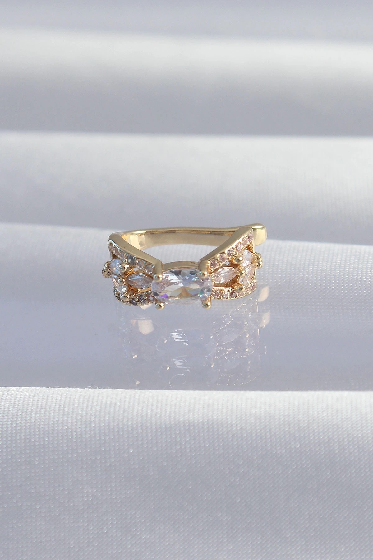 Mey İthalat® Pirinç Gold Renk Zirkon Taş Kaplama Earcuff Küpe