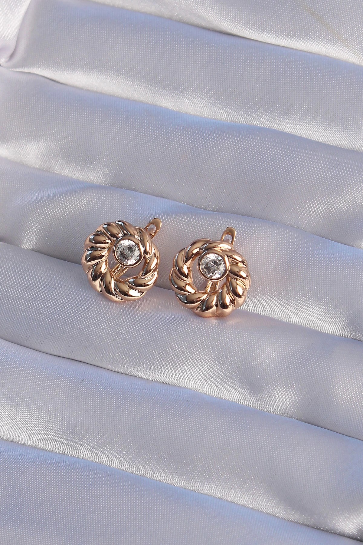 Mey İthalat® XUPİNG Rose Renk Oval Zirkon Taşlı Burgu Model Küpe