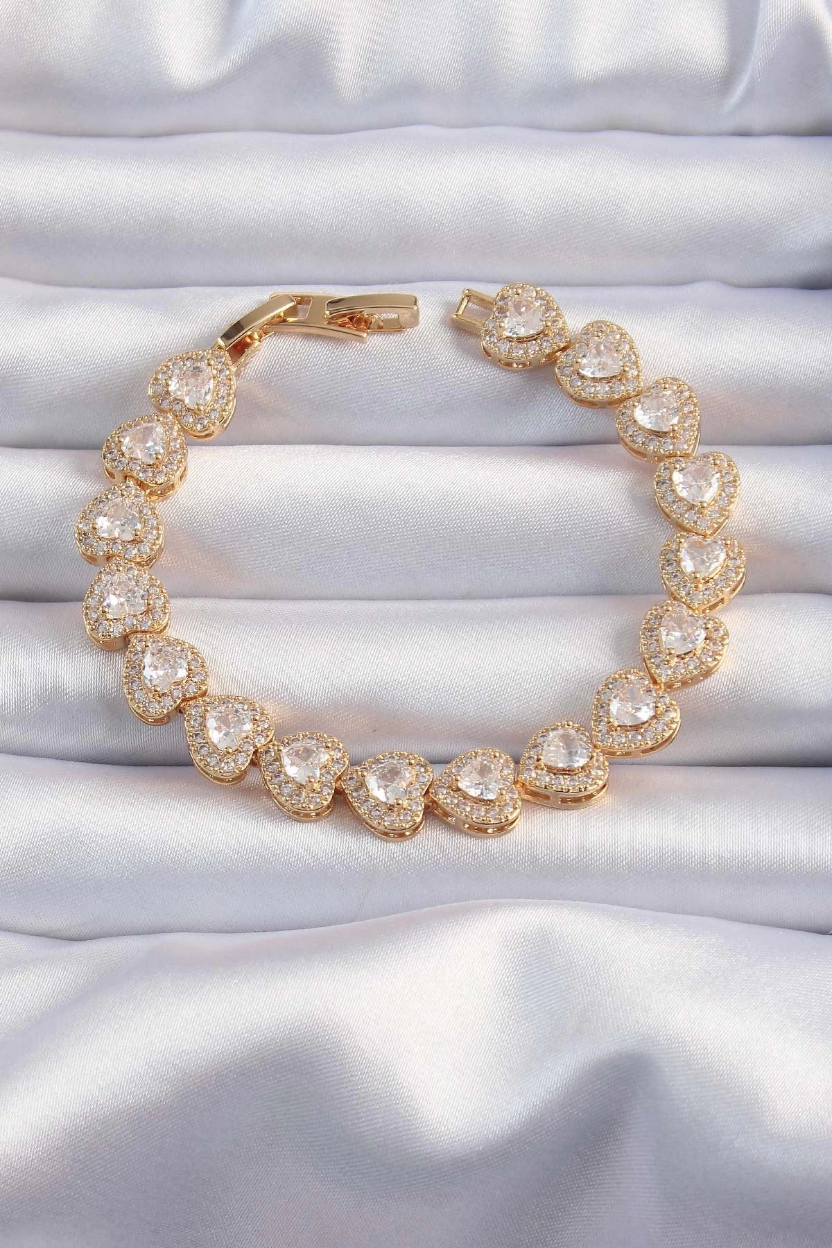 Mey İthalat® Pirinç Vip Seri Gold Renk Zirkon Taşlı Kalp Model Bileklik
