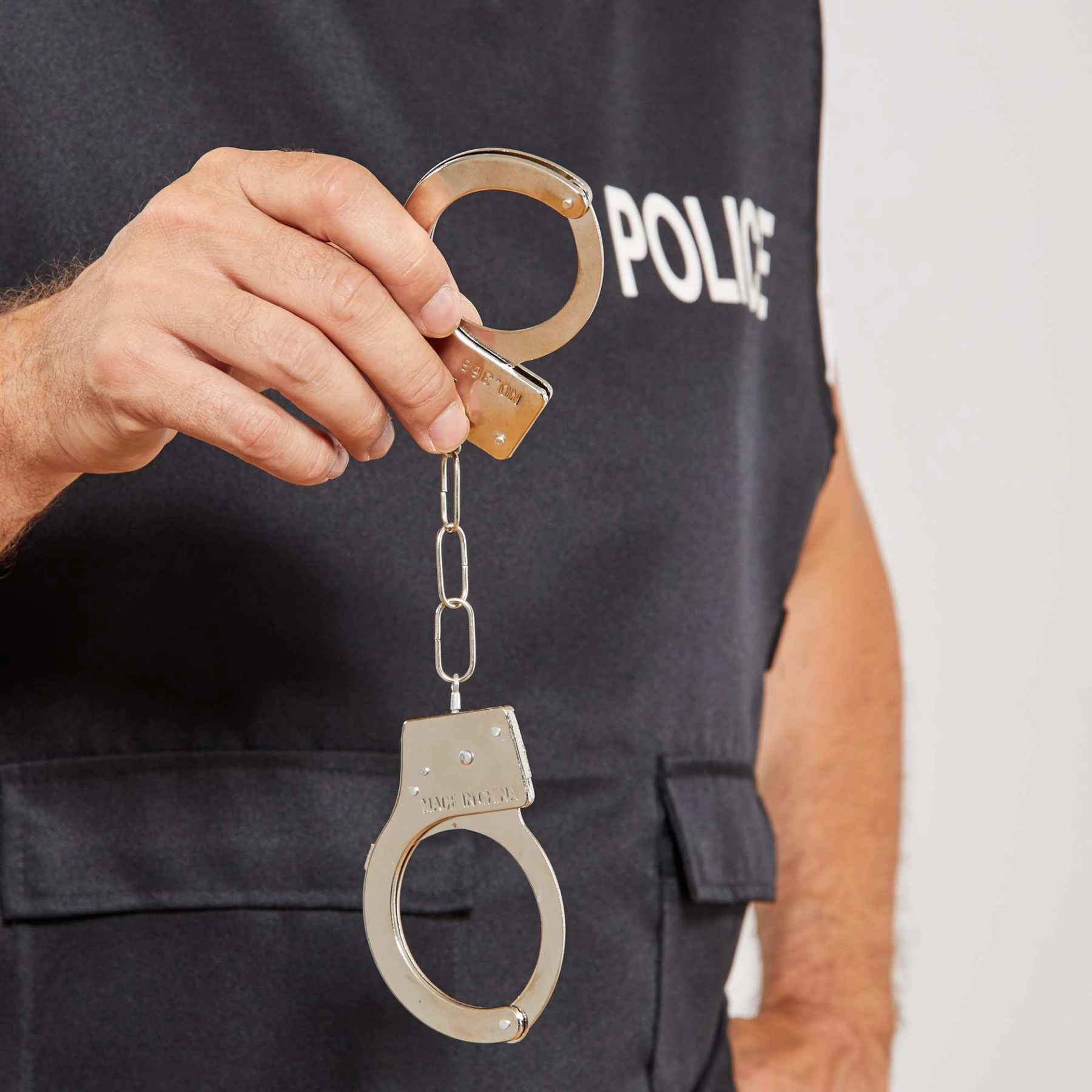 Mey İthalat® Metal Malzemeden İmal Anahtarlı Oyuncak Polis Kelepçesi