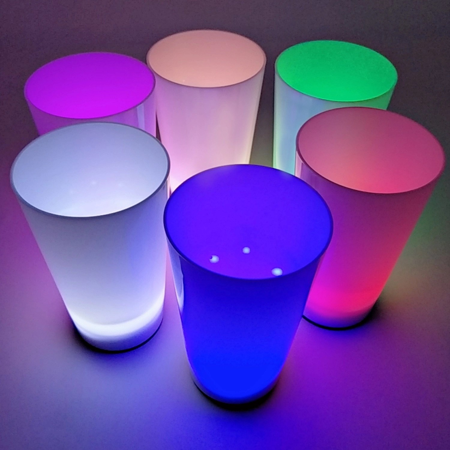 Mey İthalat® Glow Partisi Bardakları 6 Renk 6 Adet 1.5 oz 4.5 x 6.5 cm