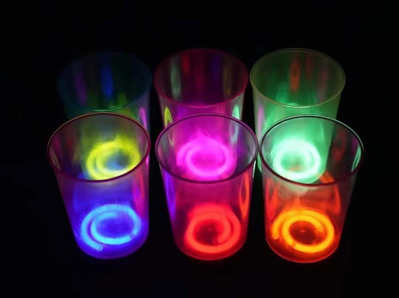 Mey İthalat® Karanlıkta Yanan Gece Işığı Mega Glow Bardaklar 8 Adet 8.5 x 10.5 cm