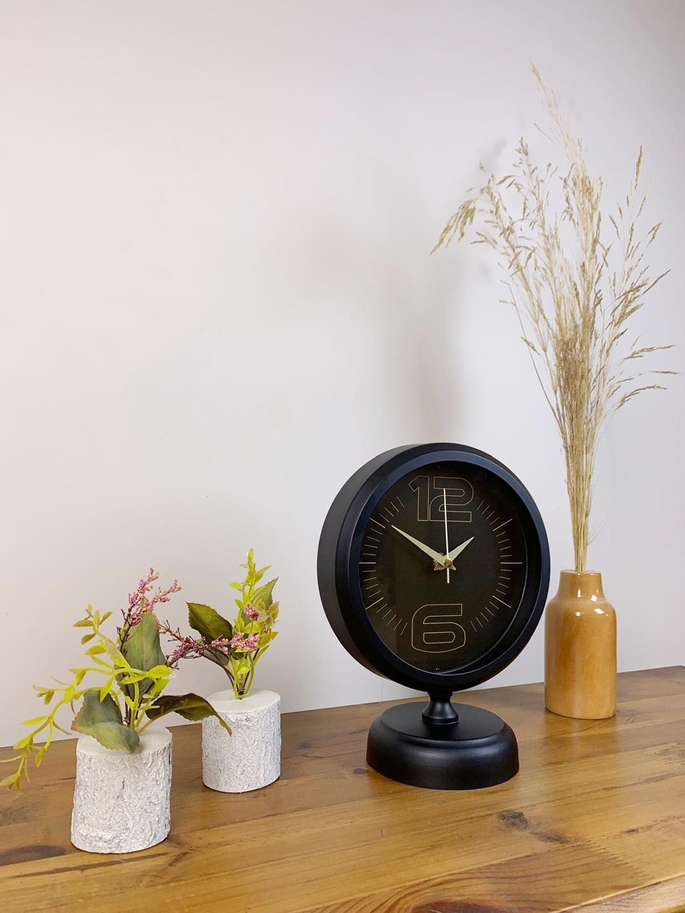 Siyah Metal Spor Masa Saati 25×20 cm