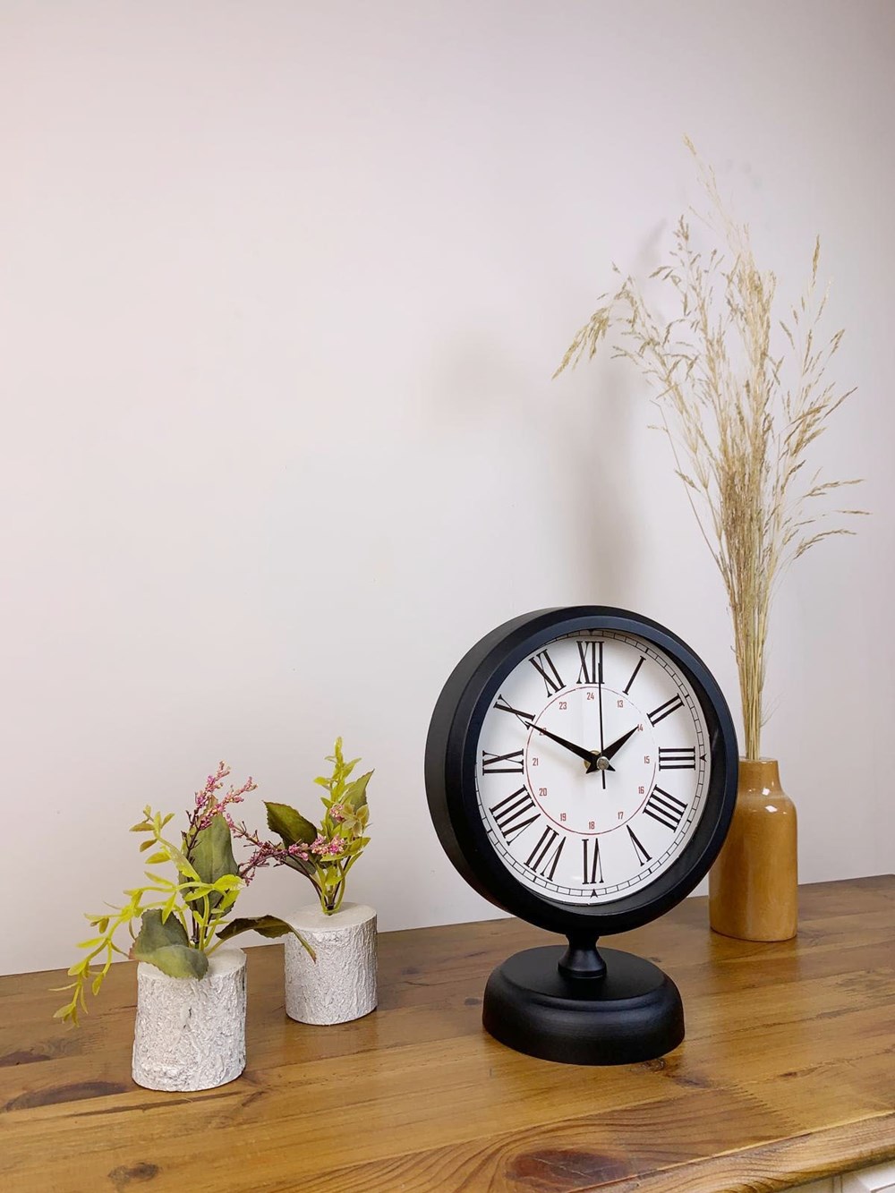 Siyah Metal Modern Masa Saati 25×20 cm