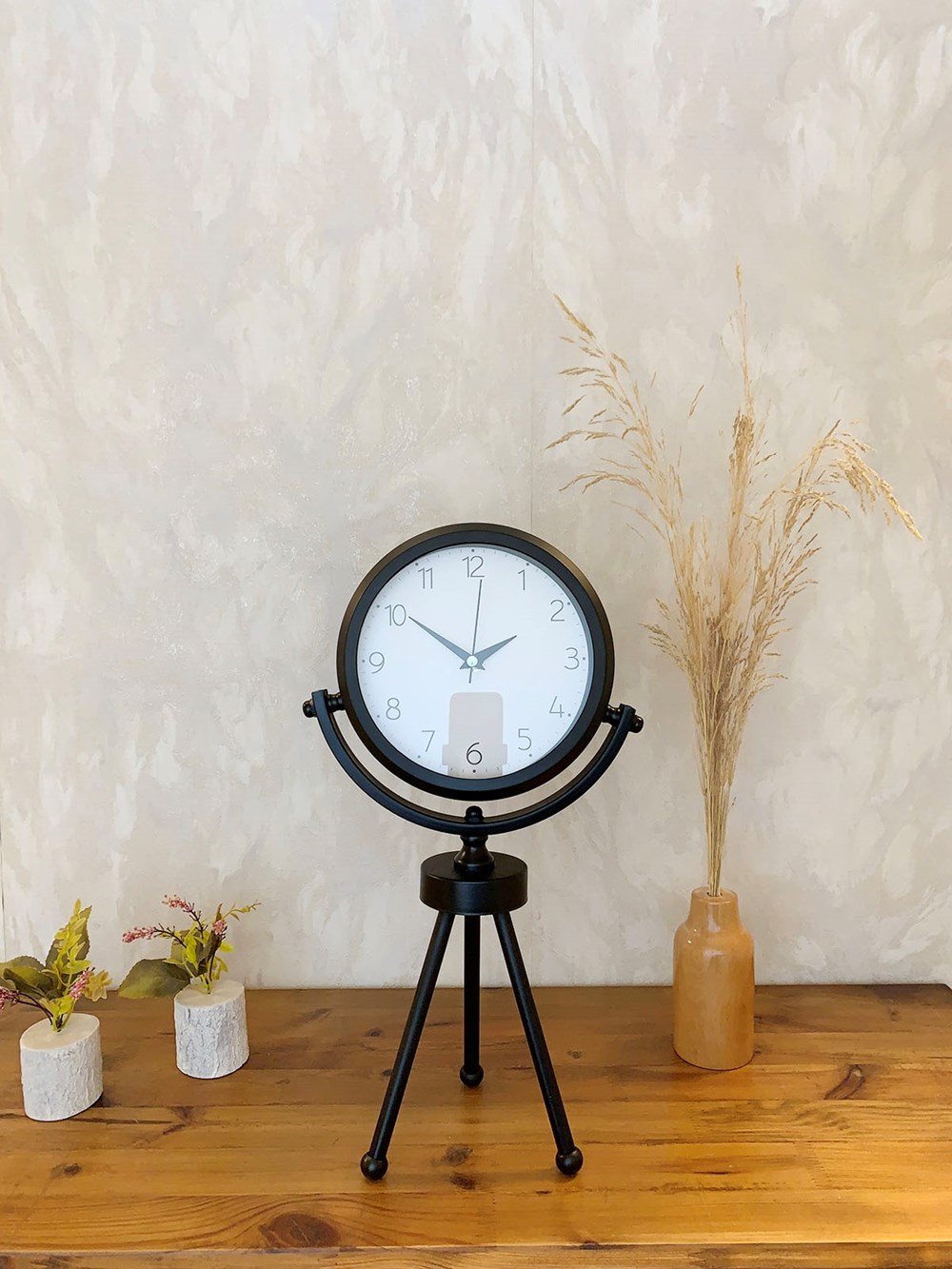 Siyah Metal Mini Tripod Zarif Masa Saati 45×26 cm