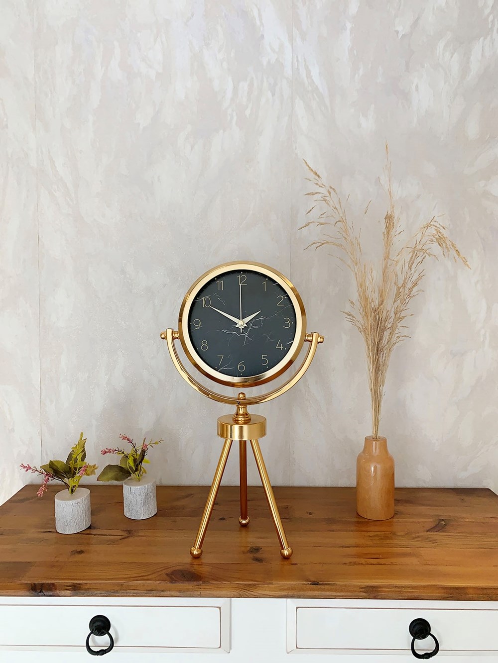 Gold Metal Mini Tripod Mermer İlhamı Masa Saati 45×26 cm