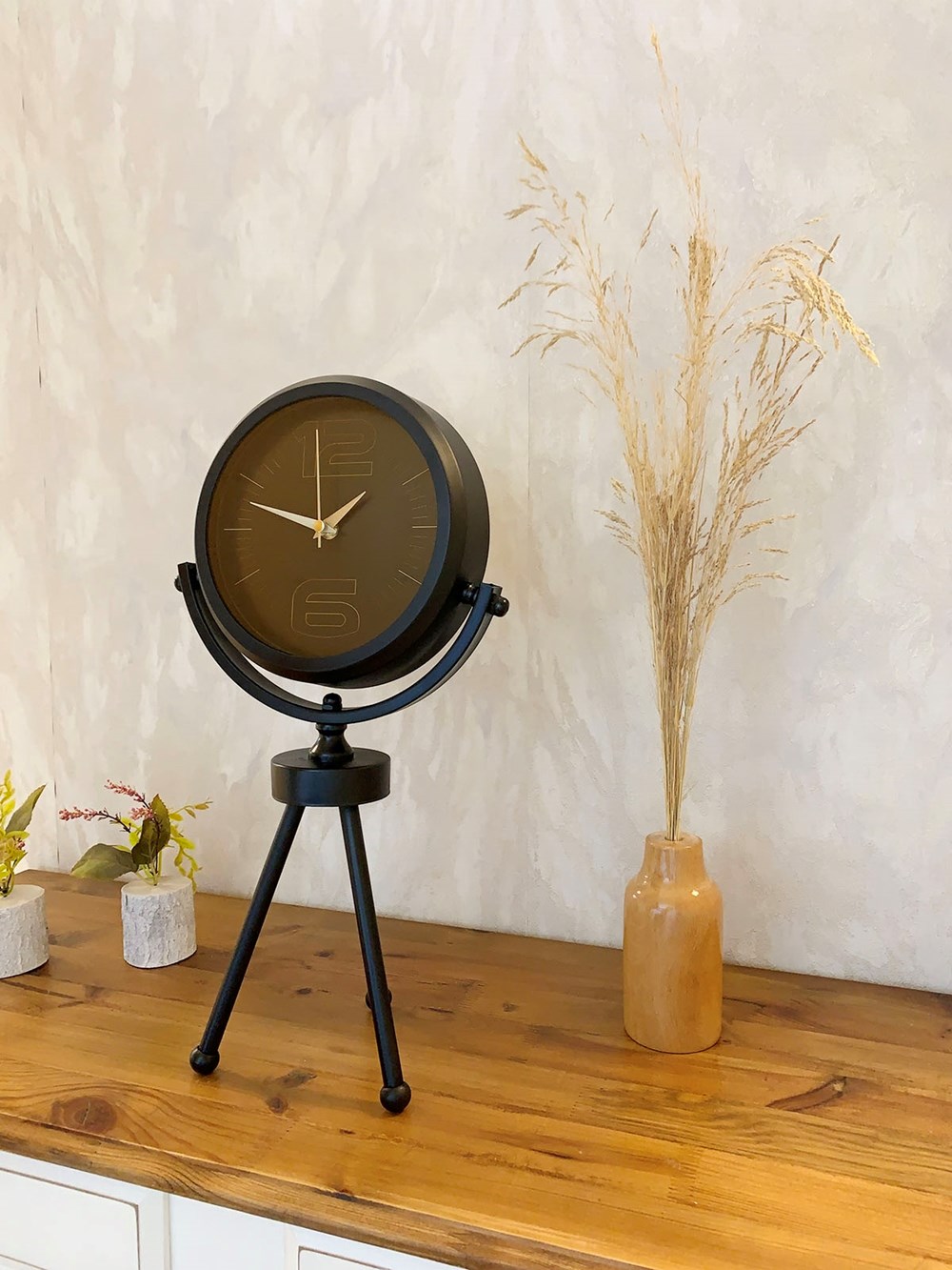 Siyah Metal Mini Tripod Spor Masa Saati 45×26 cm