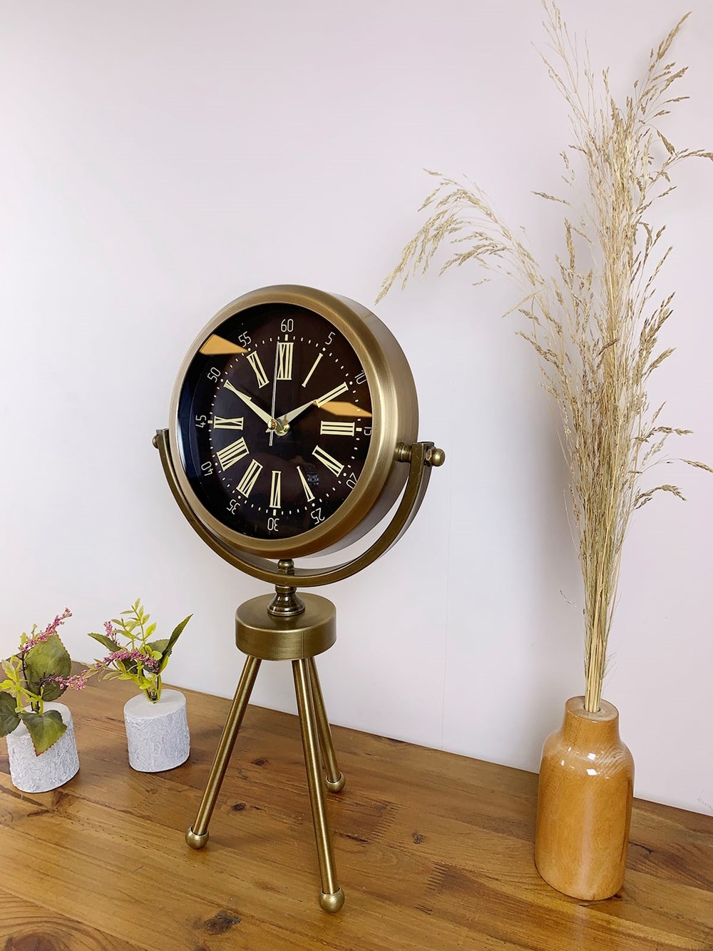 Eskitme Metal Mini Tripod Zarif Masa Saati 45×26 cm
