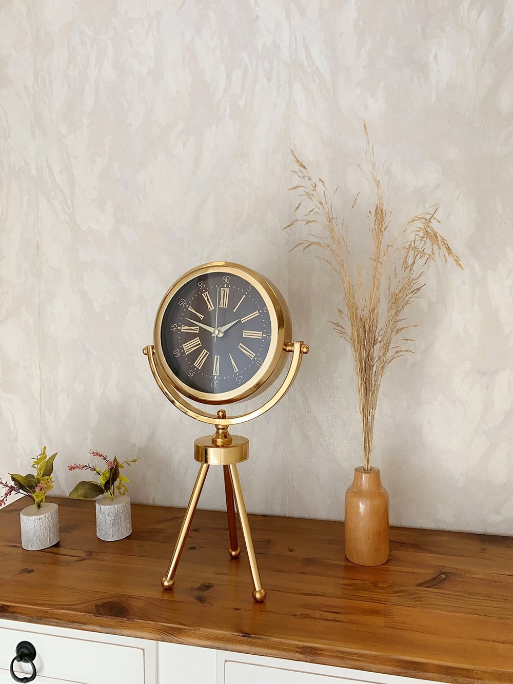 Gold Metal Mini Tripod Zarif Masa Saati 45×26 cm