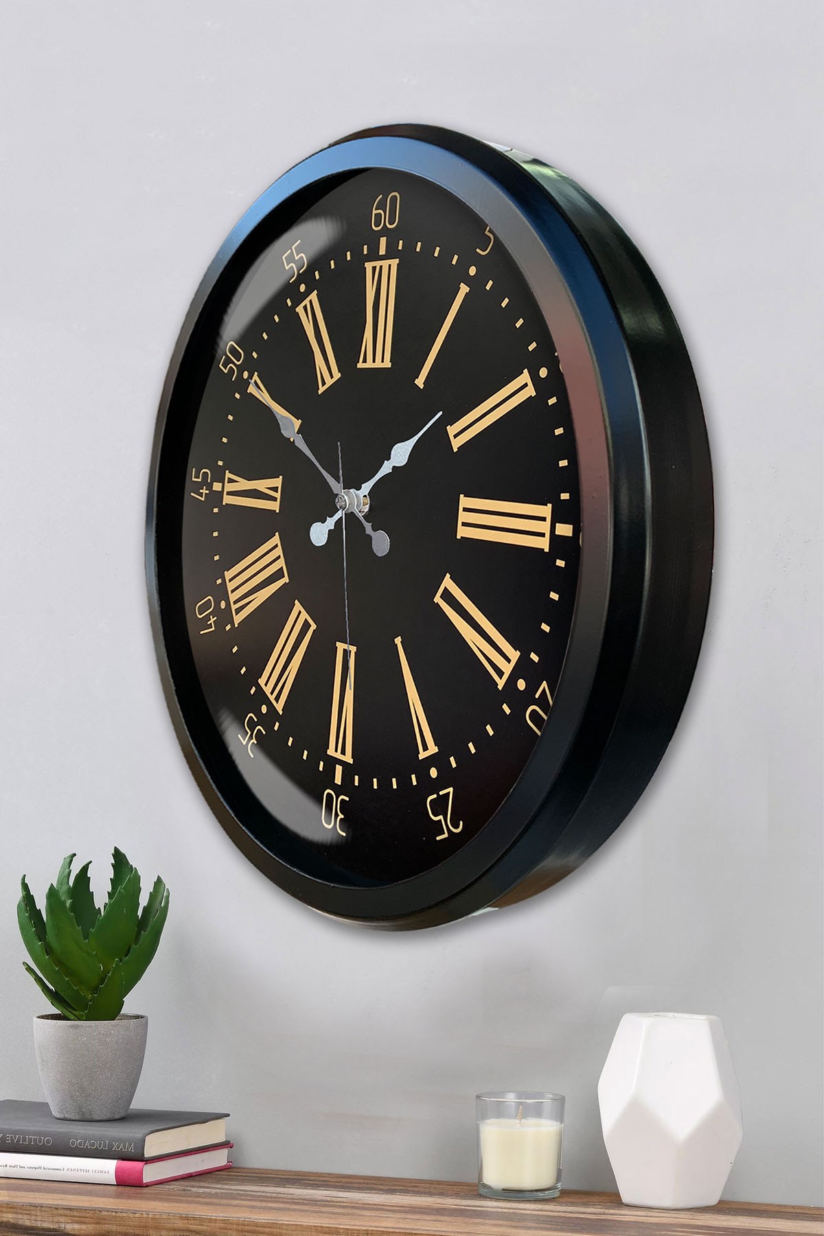 Siyah Roma Rakamlı 52 Cm Metal Duvar Saati