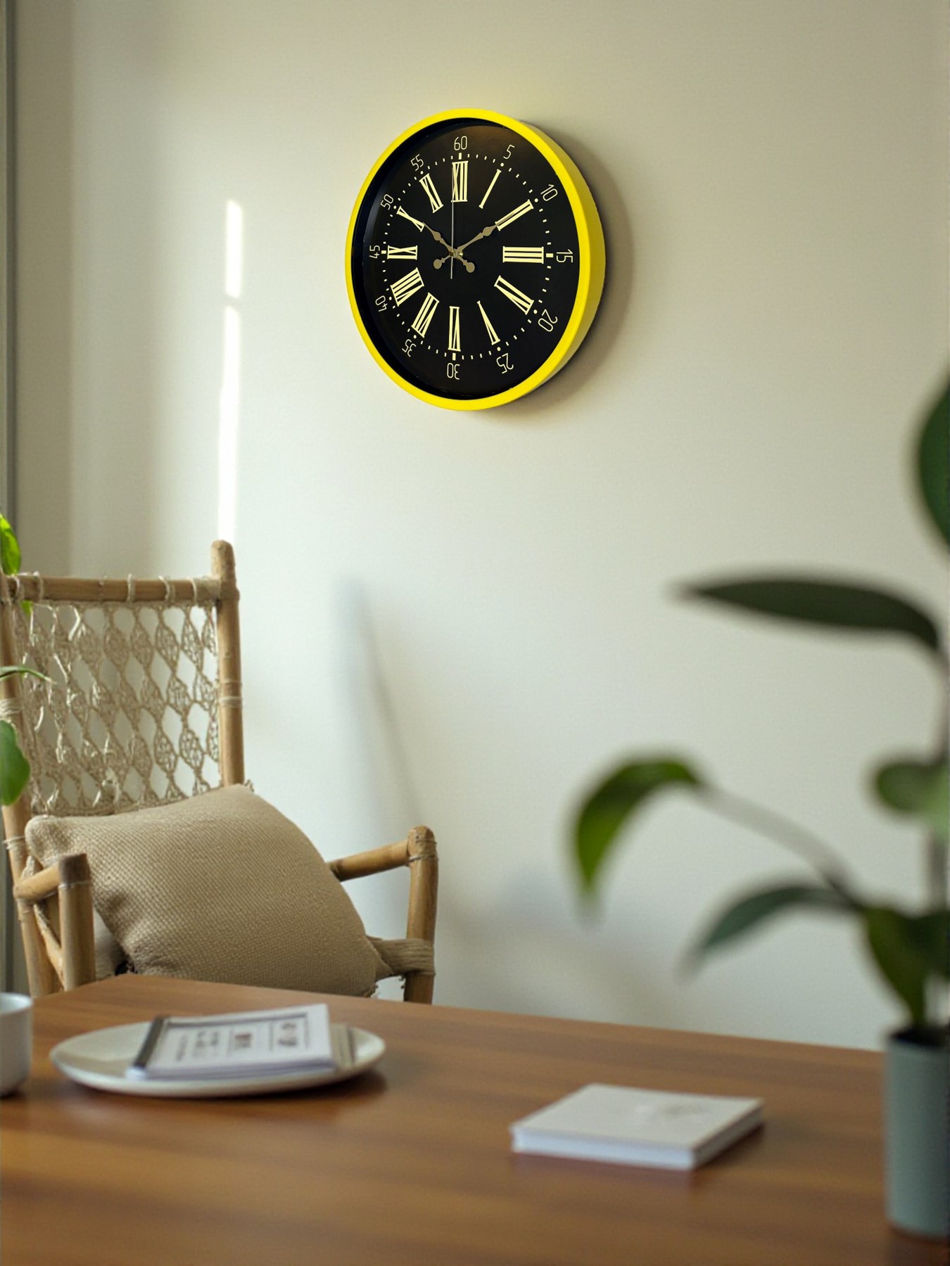 36 Cm Sarı Modern Duvar Saati