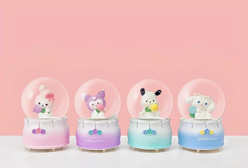 Kuromi Işıklı Kar Küresi | 7 cm Mini Figürlü Dekoratif Kar Küresi