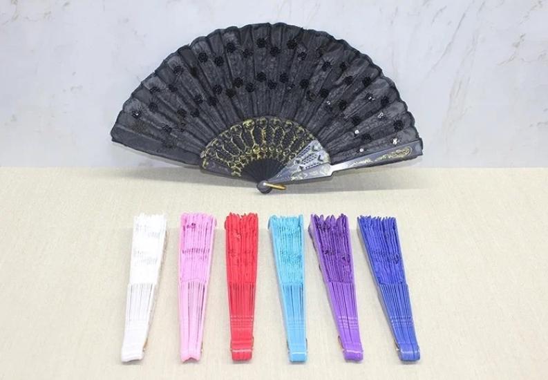 Plastik Yelpaze