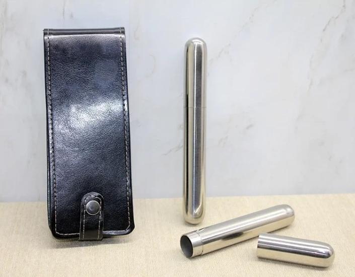 Deri Kılıflı Paslanmaz Çelik Matara - 19x7 cm Sızdırmaz Şık İçki Matarası