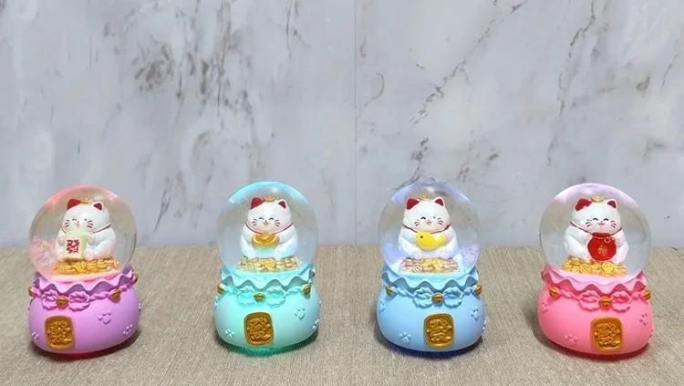 Şans Kedisi Işıklı Kar Küresi