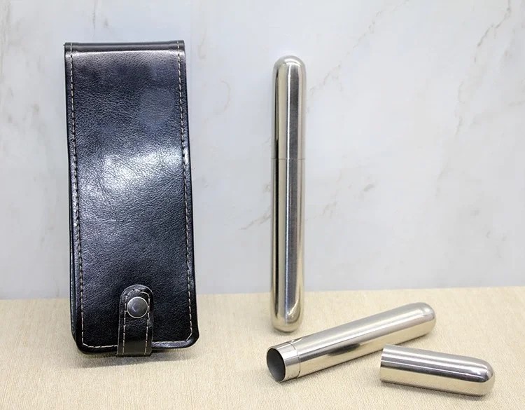 Deri Kılıflı Paslanmaz Çelik Matara - 19x7 cm Sızdırmaz Şık İçki Matarası