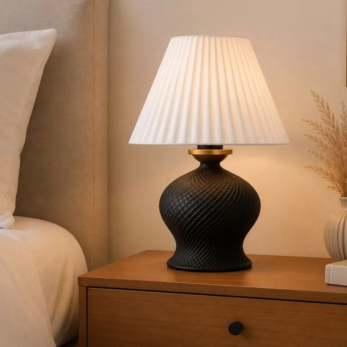 Luxury Tasarımlı Abajur – Yatak Odası Ve Çocuk Odası İçin Dekoratif Aydınlatma 31x45 Cm Alt Siyah