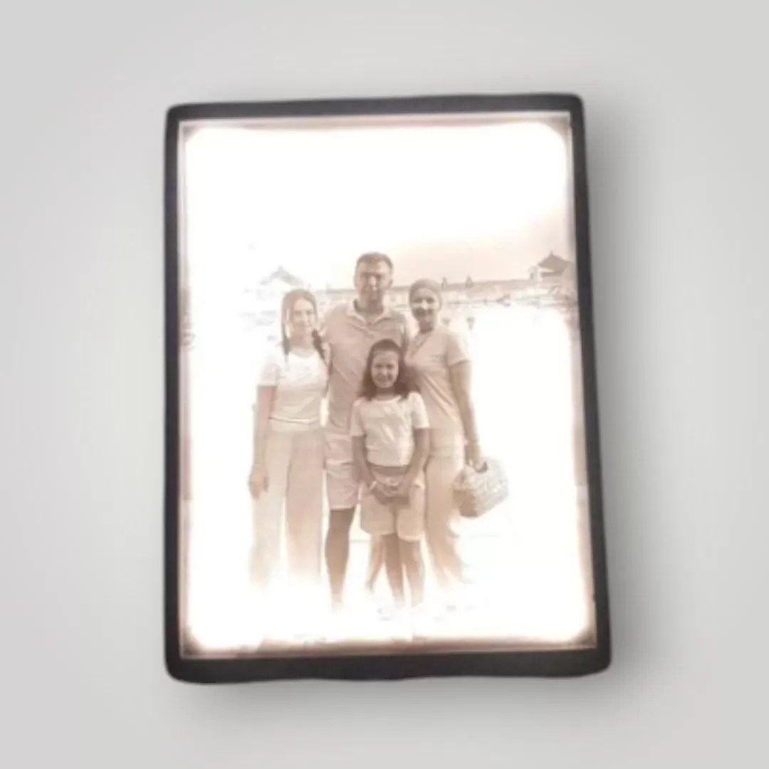 Lithophane Led Işıklı Kişiye Özel Fotoğraf Çerçevesi – Sevgililer Günü Hediyesi