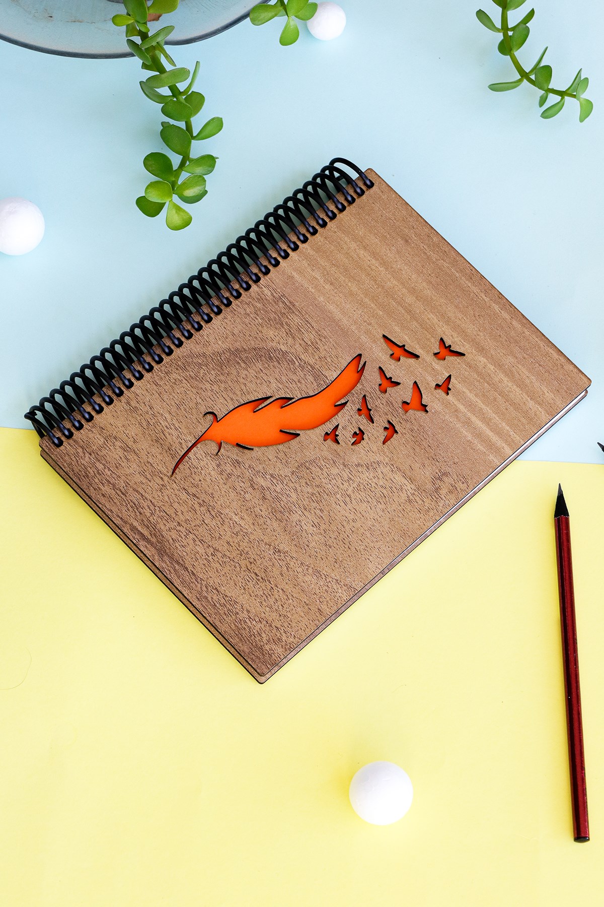 Doğal Ahşap Kapaklı Çizgisiz Defter – Şık ve Dayanıklı Tasarım